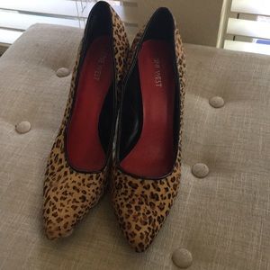 EUC Nine West Haircalf Leopard heels 9.5